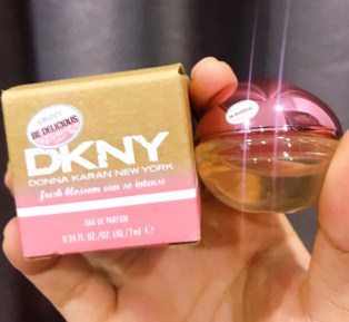 mini-Donna-Karan-DKNY-Be-Delicious-Fresh-Blossom-Eau-so-Intense-Eau-de-Parfum-7ml